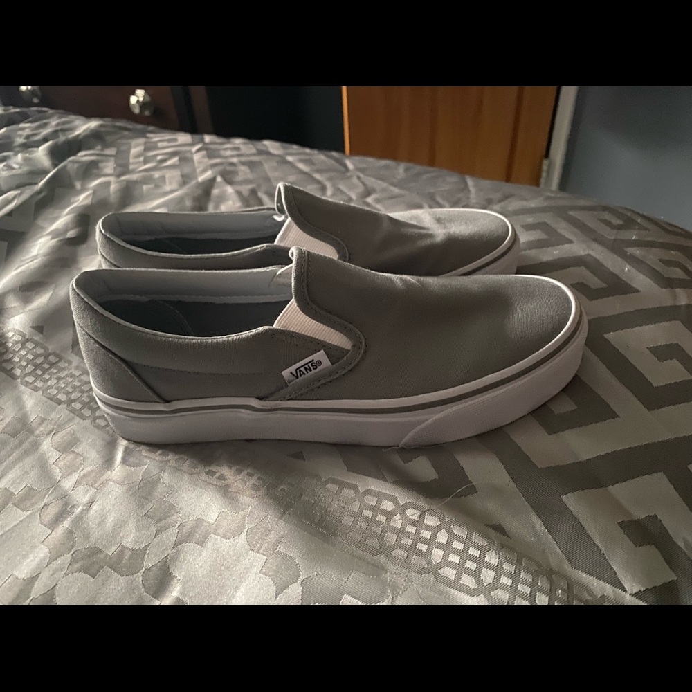 CLASSIC SLIP ON VANS- GRAY